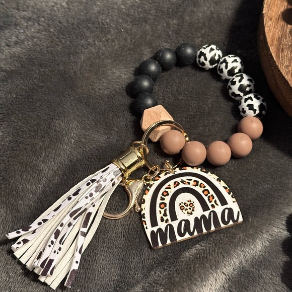 *Set of 5*  Mama Wooden Painted & Silicone Beads, Wood Charm & Tassel Gift Ideas - Picture 5 of 11